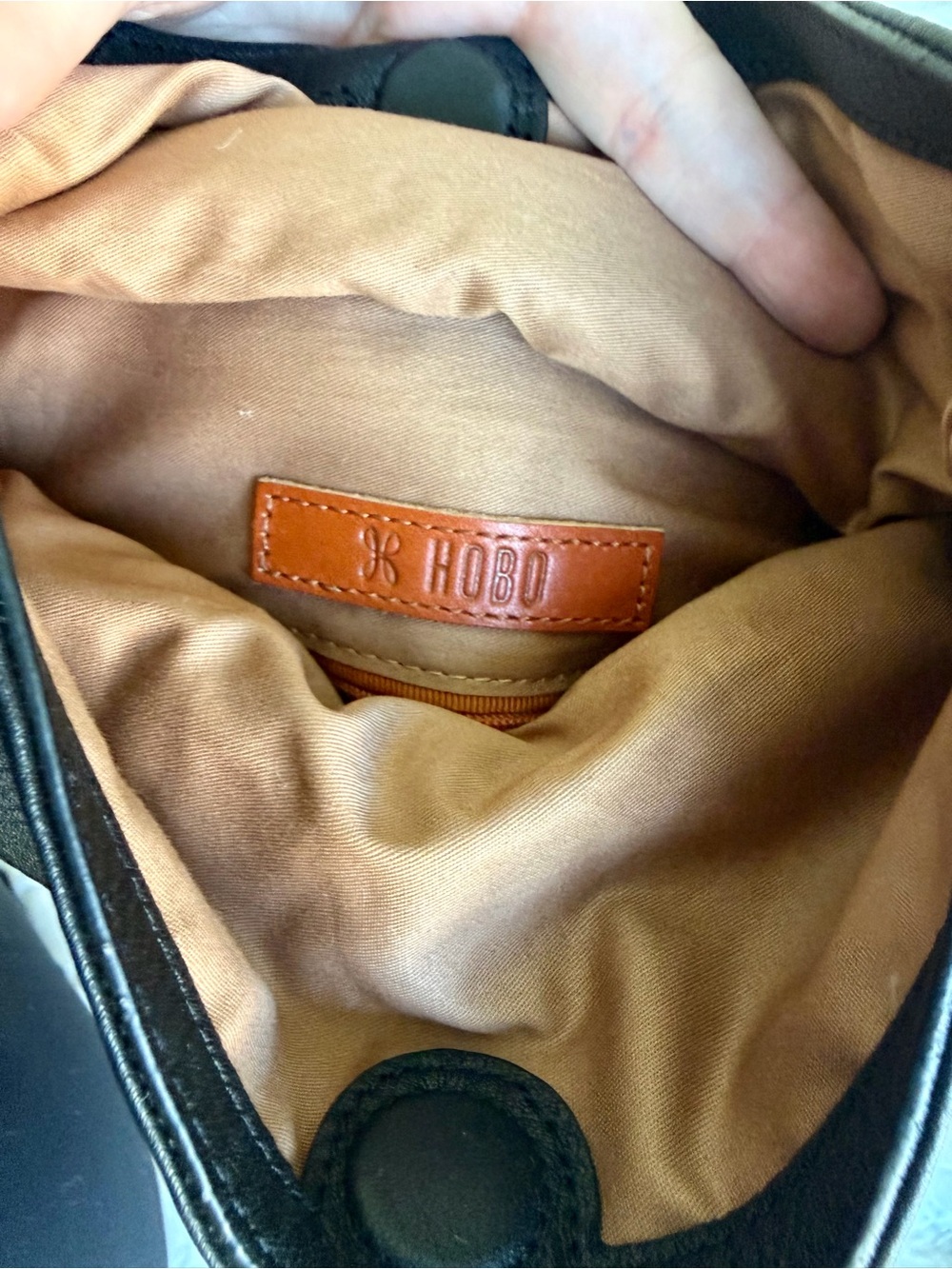 Hobo Draft Crossbody Bag in Pebbled Leather - Picture 10 of 12